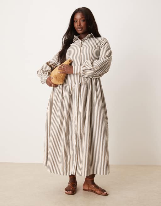ASOS DESIGN Curve – Brunrandig, maxilång skjortklänning med asymmetriska knappdetaljer