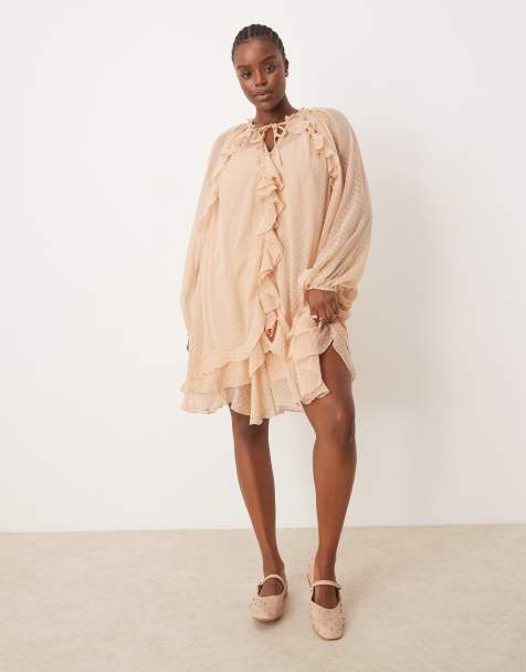 ASOS DESIGN Curve – Brzoskwiniowa sukienka mini z falbankami i obszernymi rękawami z obcisłym mankietem z szyfonu dobby - view 1