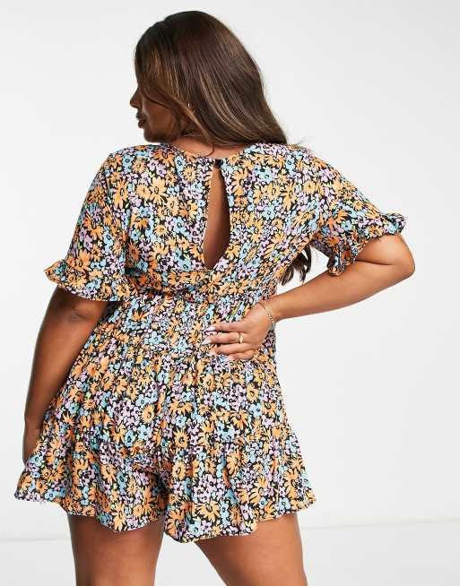 ASOS DESIGN Curve bubble crepe short sleeve tiered smock playsuit in floral print, 2 of 4