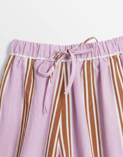ASOS DESIGN Curve bubble hem shorts in lilac striped print, 7 of 7