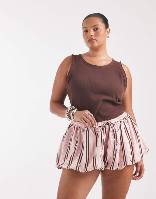 ASOS DESIGN Curve bubble hem shorts in pink stripe, 2 of 5