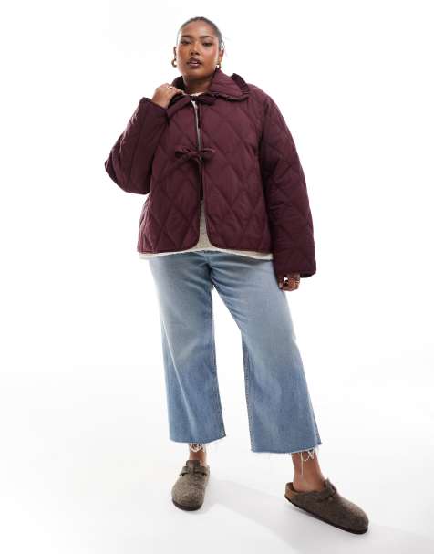 ASOS DESIGN Curve – Burgundowa kurtka pikowana z falbanką przy kołnierzu i wiązaniem z przodu - view 1