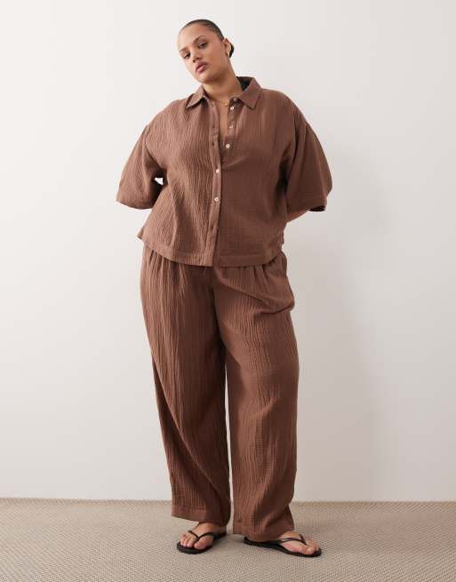 ASOS DESIGN Curve Callie beach cheesecloth resort short sleeve shirt in mocha, 2 of 4