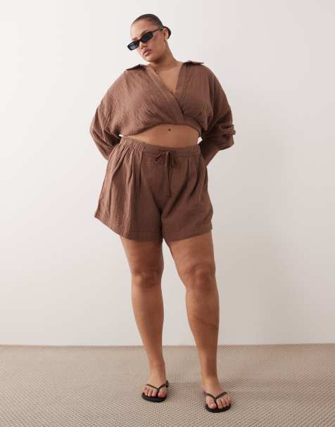 ASOS DESIGN Curve Callie cheesecloth beach paper bag waist short in mocha - view 1