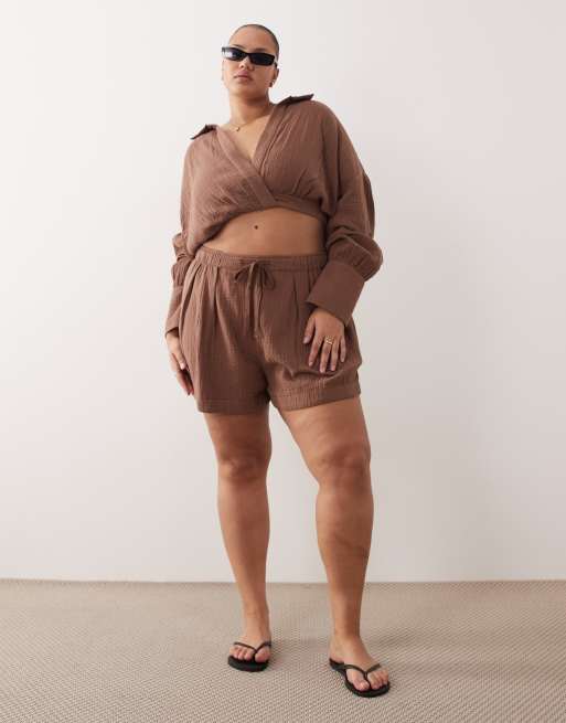ASOS DESIGN Curve Callie cheesecloth beach wrap front co ord shirt in mocha, 2 of 4
