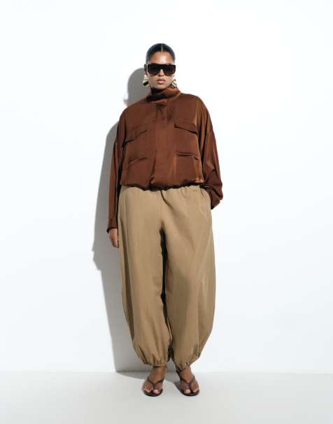 ASOS DESIGN Curve – Camelowe wciągane spodnie z balonowymi nogawkami z mieszanki bawełny i nylonu - view 1
