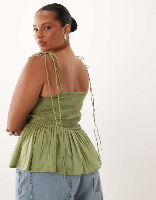 ASOS DESIGN Curve Cami mit Smokdetails und Schößchen in Khaki, 2 von 4