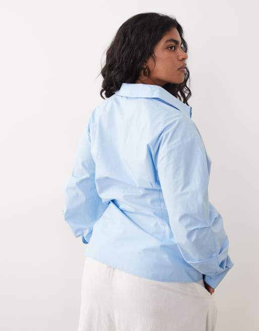 ASOS DESIGN Curve - Camisa azul cruzada con mangas cocoon y cintura entallada, 4 de 4