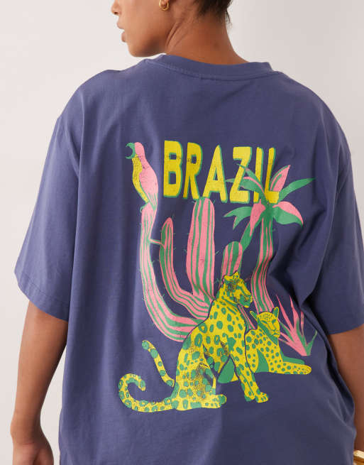 ASOS DESIGN Curve - Camiseta azul extragrande con estampado gráfico de leopardo y texto "Brazil", 3 de 4