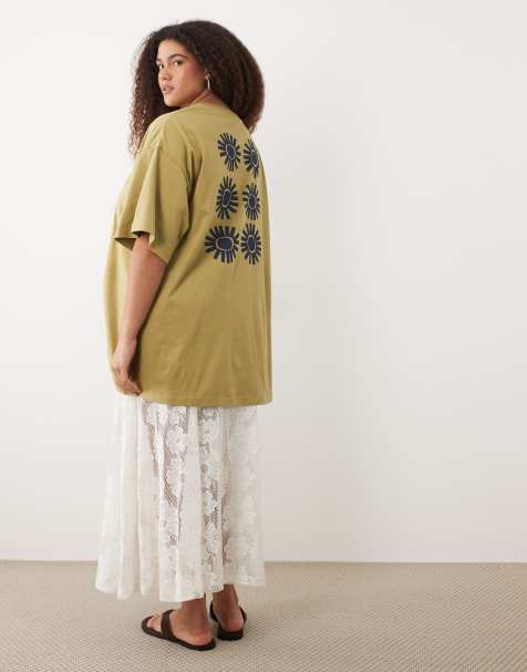 ASOS DESIGN Curve - Camiseta verde extragrande con estampado gráfico y vestido interior lencero de encaje - view 1