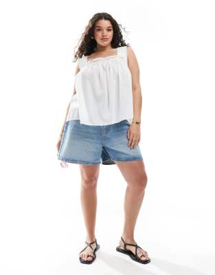 ASOS DESIGN Curve - Camisole-Top mit eckigem Ausschnitt und Spitzenborte-Weiß
