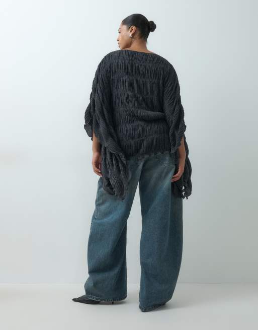 ASOS DESIGN curve cape van stof met structuur met asymmetrische snit in antracietgrijs, 5 van 5