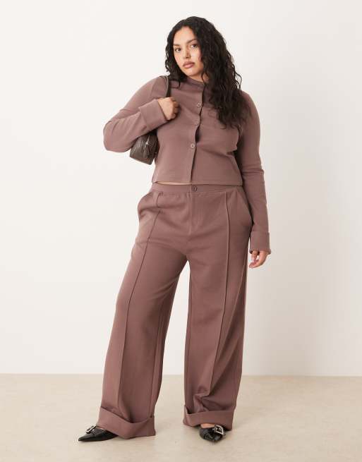 ASOS DESIGN Curve cardi with turnback sleeves detail in brown, 2 of 4