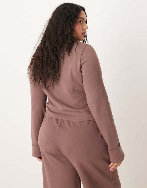 ASOS DESIGN Curve cardi with turnback sleeves detail in brown, 3 of 4