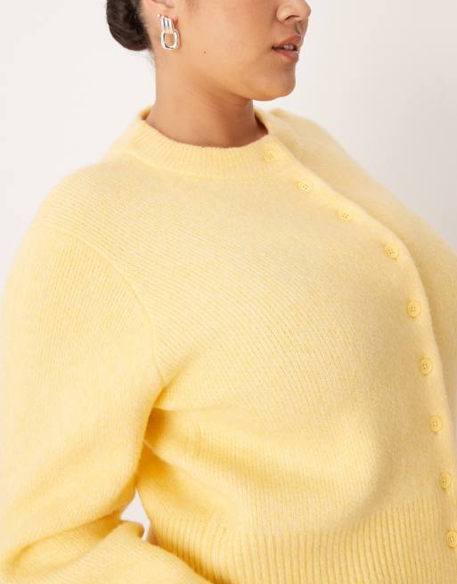 ASOS DESIGN Curve - Cardigan in maglia compatta soffice color latticello con maniche strutturate, 2 di 4
