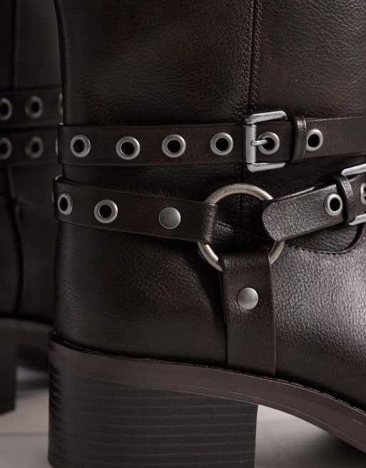 ASOS DESIGN Curve – Cassandra – Bruna, polerade bikerboots med öljetter, 3 av 4