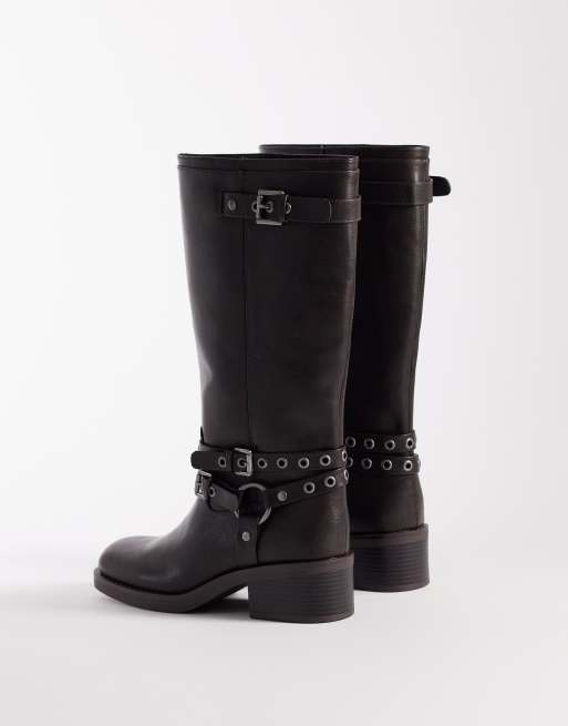 ASOS DESIGN Curve Cassandra eyelet biker boot in brown burnish, 4 of 4