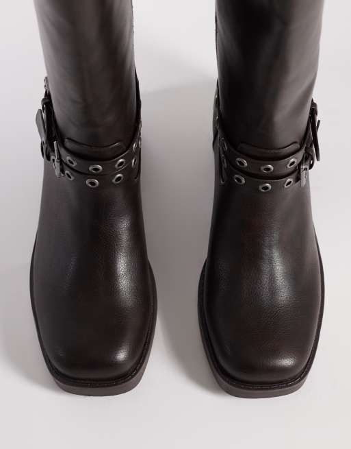 ASOS DESIGN Curve – Cassandra – Motorrad-Stiefel in Braun poliert mit Ösen, 2 von 4