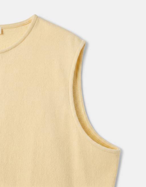 ASOS DESIGN Curve - Chaleco amarillo crema con cuello redondo de tejido texturizado (parte de un conjunto), 8 de 8