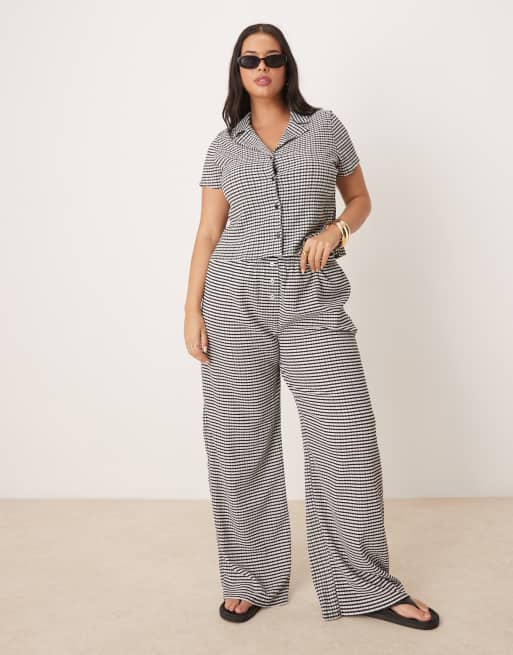 ASOS DESIGN Curve - Chemise d'ensemble effet raccourcie avec col à revers - Noir et blanc vichy, 4 de 4