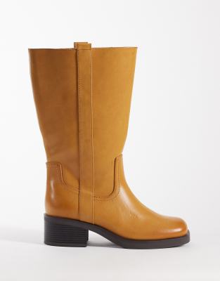  Curve Cherry pull on trucker boot in tan