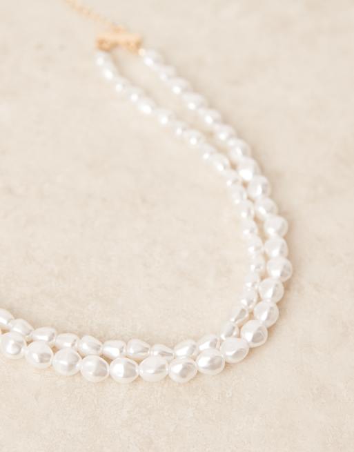A plus-size, two-row, pearl choker
