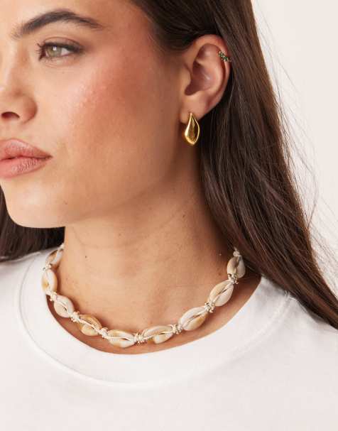 ASOS DESIGN Curve choker necklace with faux shell design in neutral - view 1