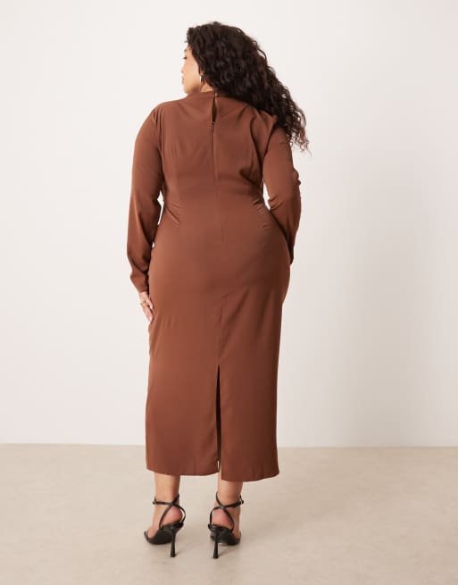 ASOS DESIGN Curve – Chokladbrun, åtsmitande maxiklänning med hög krage och drapering, 3 av 4