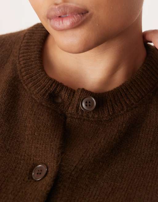 ASOS DESIGN Curve – Chokladbrun kofta med boxig passform, rund halsringning och sidoslits, 4 av 4
