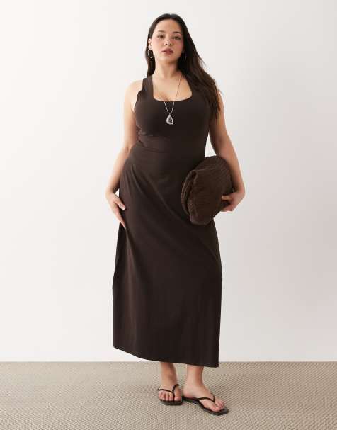 ASOS DESIGN Curve – Chokladbrun maxiklänning i hybriddesign med djup ringning - view 1