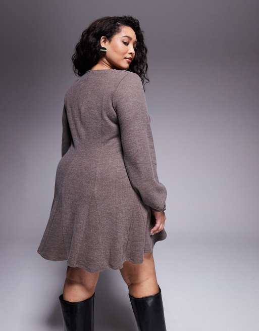 ASOS DESIGN Curve – Chokladbrun, supermjuk, utsvängd miniklänning med v-ringning, 2 av 4