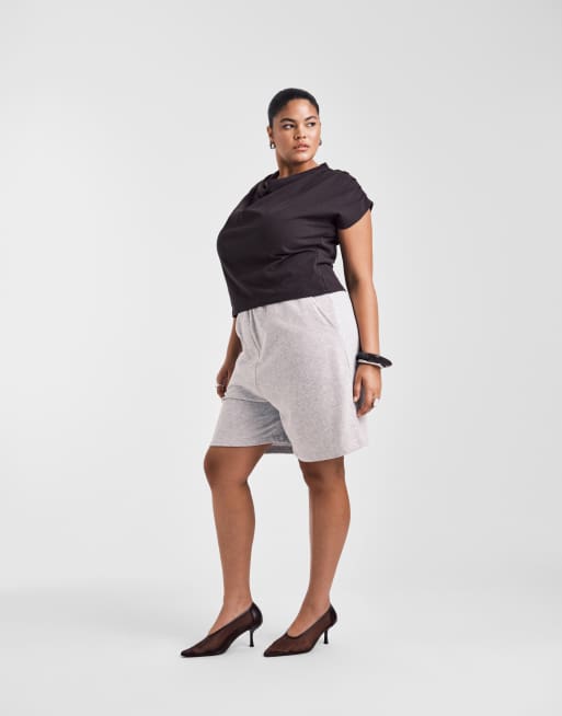 ASOS DESIGN Curve – Chokladbrun t-shirt med draperad ringning, 4 av 4