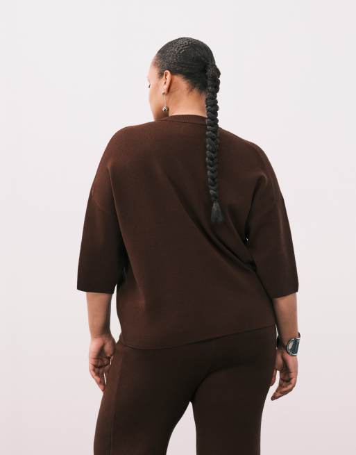 ASOS DESIGN Curve - Chokoladebrun oversized T-shirt i strik med kompakt struktur - Del af sæt, 3 af 4