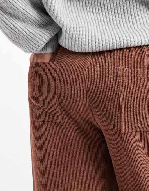 ASOS DESIGN Curve - Chokoladebrune pull on-fløjlsbukser med barrel-ben, 4 af 5