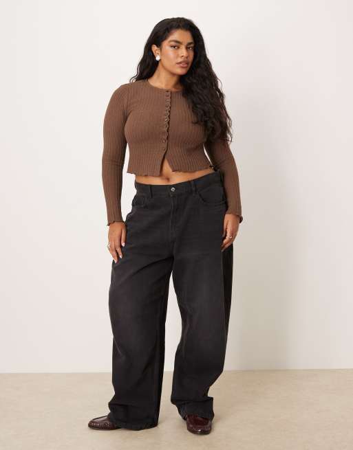 ASOS DESIGN Curve - Chokoladefarvet top med lange ærmer og tekstur samt knapper, 3 af 4