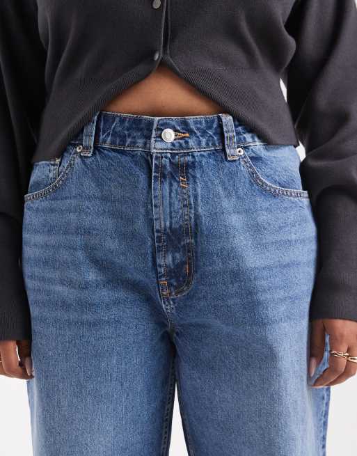 ASOS DESIGN Curve - Circular Design Collection - Dad jeans met wijde pijpen in middenblauw, 4 van 5