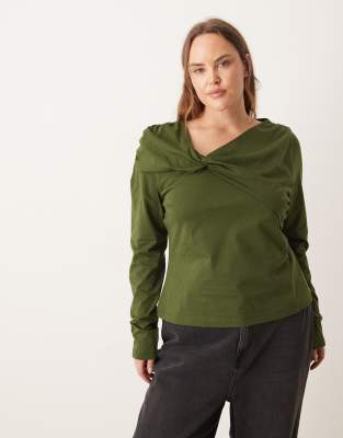ASOS DESIGN Curve - Circular Design Collection - T-shirt à manches longues et encolure torsadée - Olive foncé-Vert