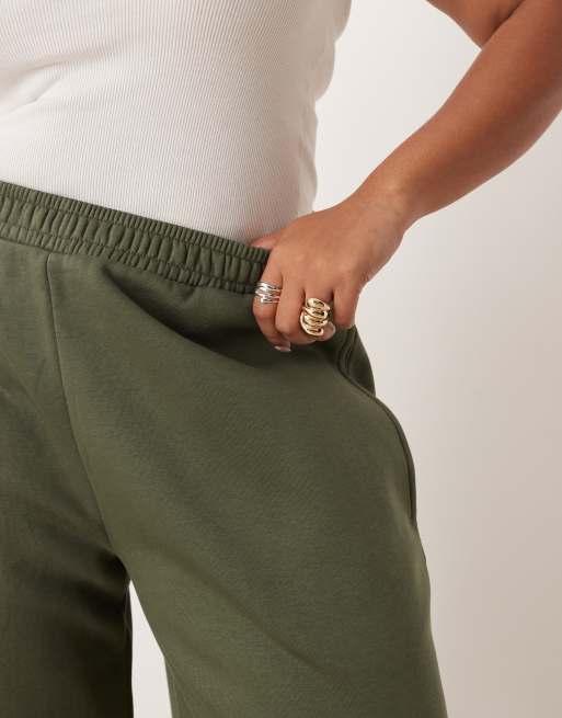 ASOS DESIGN Curve co-ord barrel leg brushback jogger in khaki, 3 of 5