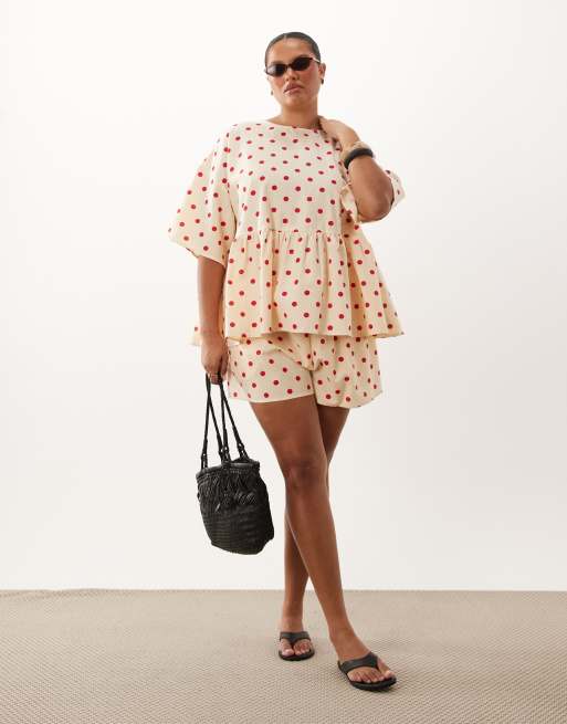 ASOS DESIGN Curve - Co-ord set met shorts met gestrikte taille, zakdetail en stippen