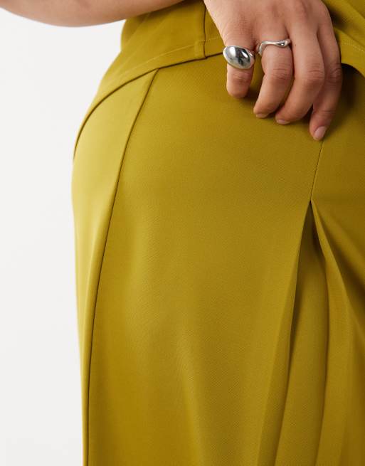 ASOS DESIGN Curve co-ord slinky twill tailored slouchy wide leg trouser in green, 4 of 5