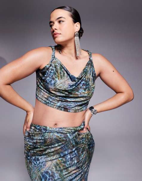 ASOS DESIGN Curve co-ord slinky twist shoulder top in blue print - view 1