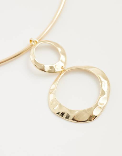 ASOS DESIGN CURVE - Collarino rigido dorato con ciondoli rotondi martellati, 4 di 4