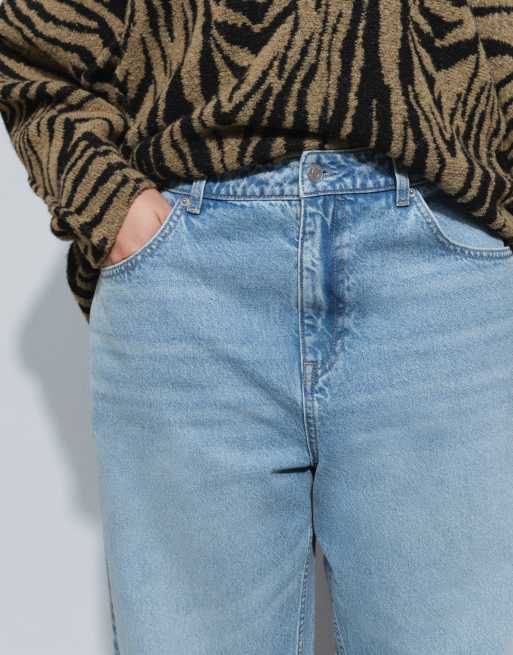ASOS DESIGN Curve comfort stretch straight leg jeans in light wash, 5 of 5