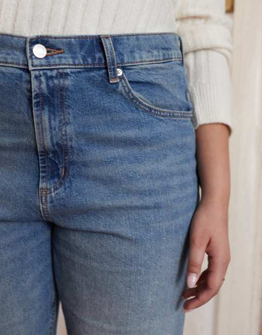 ASOS DESIGN Curve comfort stretch straight leg jean in mid blue