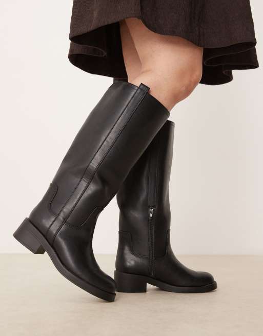 ASOS DESIGN Curve Conan pull on chunky boots in black