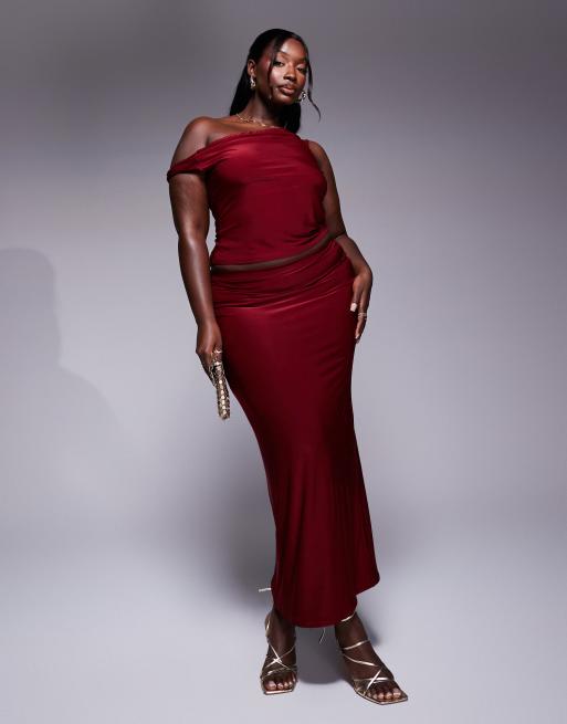 ASOS DESIGN Curve - Coordinato color bordeaux composto da gonna lunga e top sinuoso con spalle scivolate incrociate