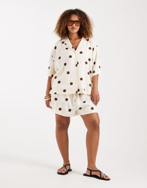 ASOS DESIGN Curve - Coordinato con camicia a rever e pantaloncini in lino a pois - view 1
