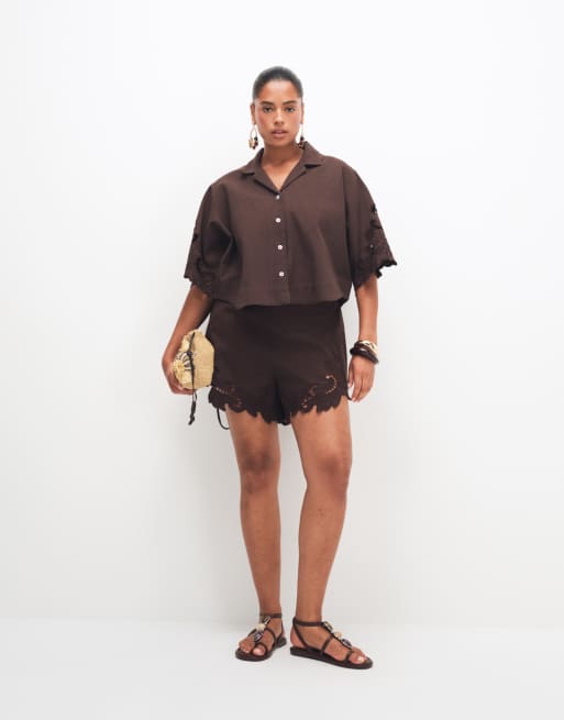 ASOS DESIGN Curve - Coordinato in denim lavorazione sangallo color cioccolato