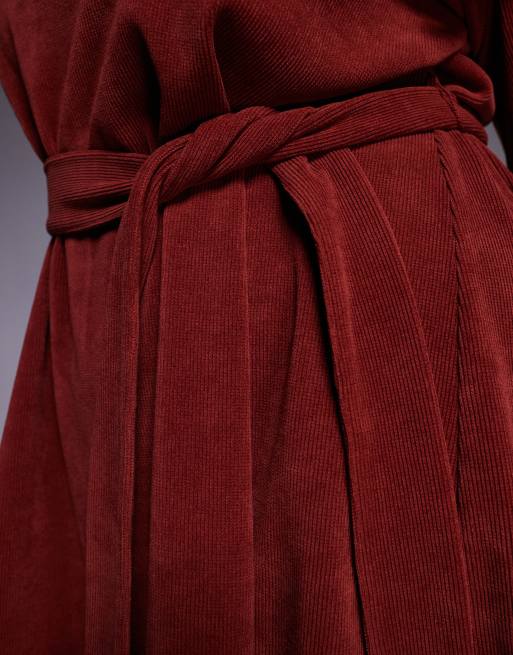 ASOS DESIGN Curve – Cord-Minikleid in Burgunderrot mit ausgestellten Ärmeln und Bindegürtel, 3 von 4