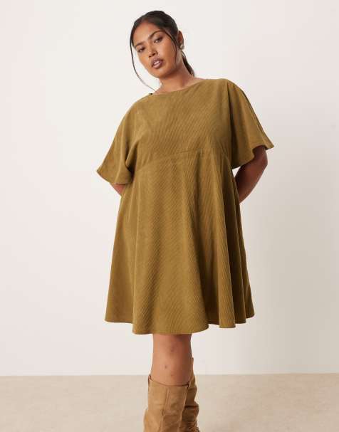 ASOS DESIGN Curve - Corduroy mini T-shirtjurk met gestikte versiering in olijfgroen - view 1